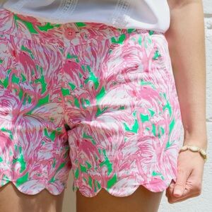 LILLY PULITZER Shorts Buttercup Scallop Hem Front & Back Pockets Flamingo Print